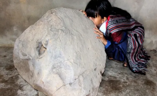 Phát hiện Tù Và bằng đá độc, lạ trên thảo nguyên Bùi Hui