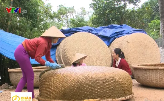 Đón ngày mới tại làng nghề thúng chai Phú Mỹ, Phú Yên