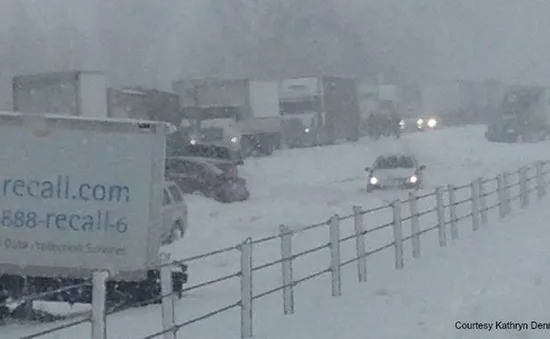 Canada: Tai nạn liên hoàn giữa hàng chục xe ô tô, nhiều người bị thương