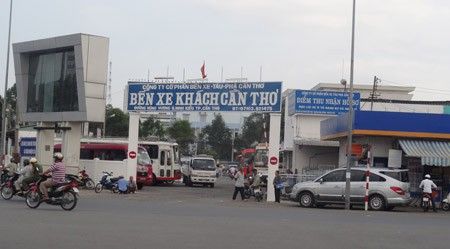 Bến xe lớn nhất Cần Thơ có thu phí sai luật?