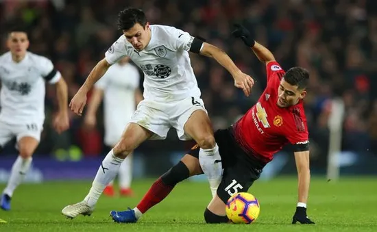 HLV Solksjaer bảo vệ "tội đồ" Pereira sau trận hòa đầu tiên của Man Utd