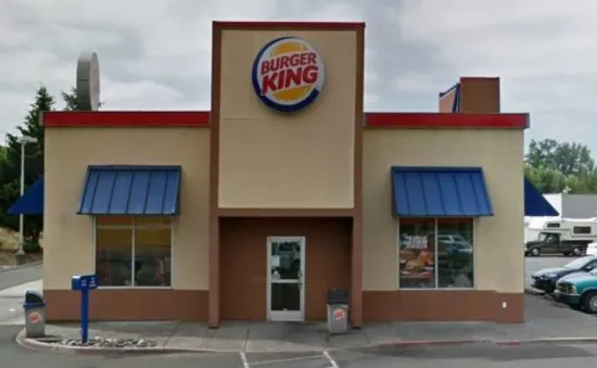 Kiện Burger King vì bị… kẹt trong nhà vệ sinh