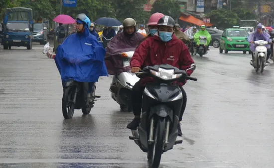 Vùng mây ẩm bao phủ hầu khắp khu vực Thanh Hóa - Quảng Bình