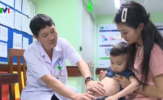 Ghép thận thành công cho bệnh nhi nhẹ cân nhất Việt Nam