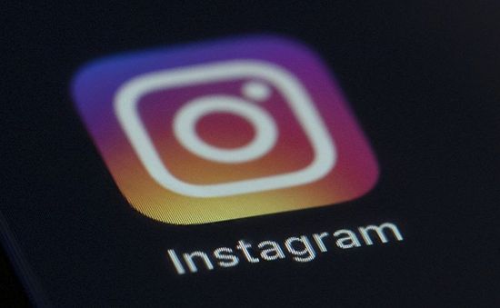 Instagram cấm các nội dung kích động tự tử