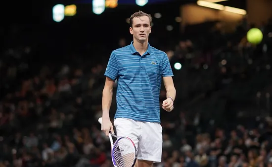 Đối thủ lý giải vì sao "ngựa ô" Daniil Medvedev thua đau tại Paris Masters