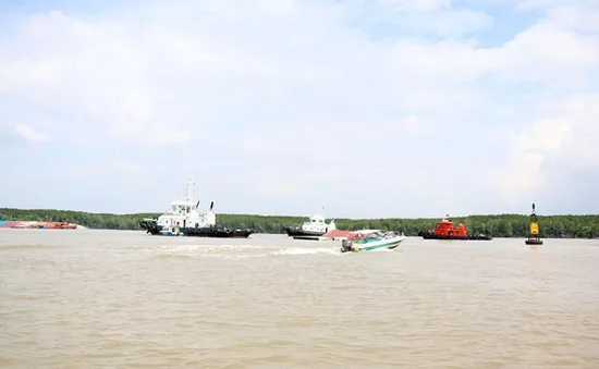 Đã chốt phương án trục vớt tàu chìm trên sông Lòng Tàu