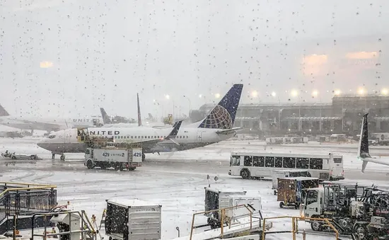 Mỹ hủy 1.000 chuyến bay vì tuyết lớn