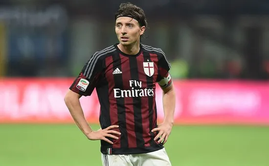 Riccardo Montolivo chia tay sự nghiệp cầu thủ ở tuổi 34