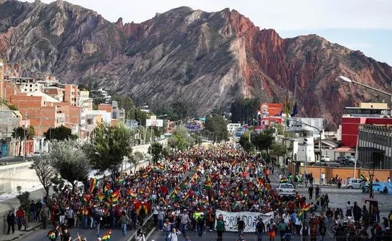 Cuba rút toàn bộ nhân viên y tế ở Bolivia về nước