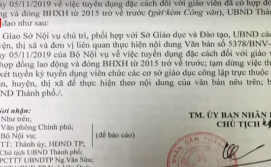 Nhận 2 công văn trái ngược trong cùng 1 ngày, giáo viên ở Hà Nội hoang mang