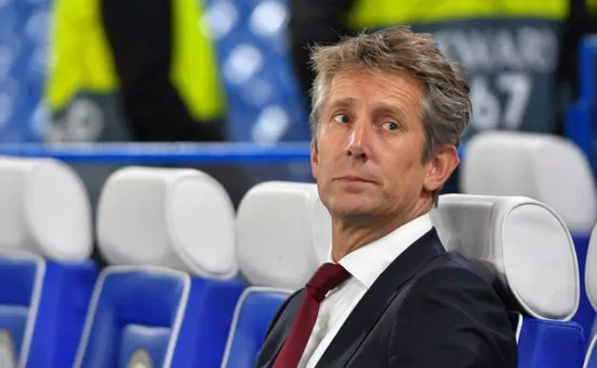Edwin van der Sar ký hợp đồng mới với Ajax
