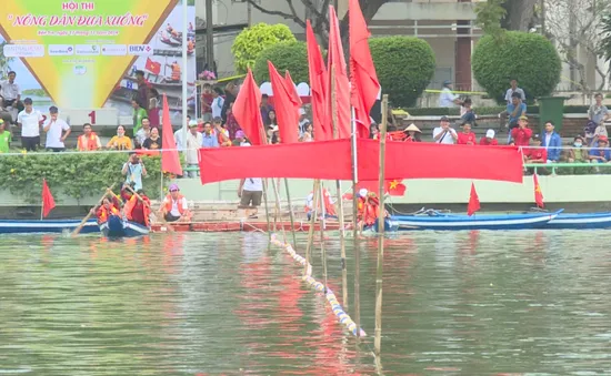 Tưng bừng ngày hội nông dân đua xuồng