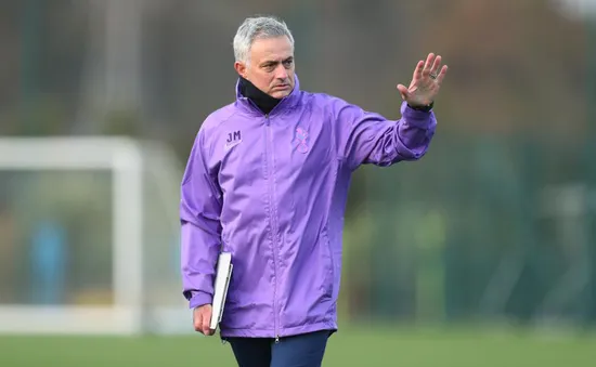 Gặp khó, HLV Mourinho lại trình bày lý do quen thuộc