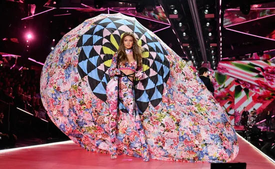 Victoria’s Secret tuyên bố hủy show 2019