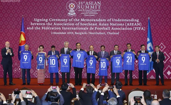 ASEAN và FIFA ký thỏa thuận hợp tác hỗ trợ phát triển bóng đá