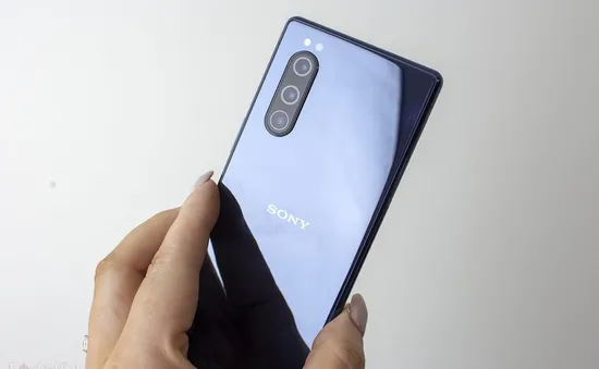 Sony bất ngờ bán Xperia 5 tại Việt Nam, giá 19,99 triệu đồng