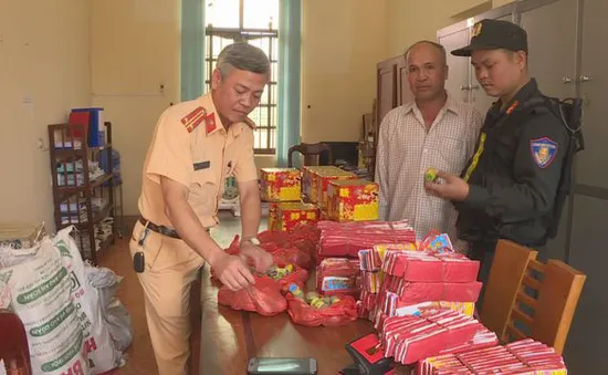 "Nóng" tình trạng vận chuyển pháo lậu vào nội địa