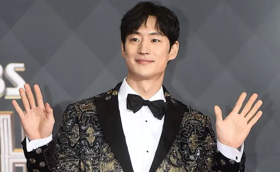 Lee Je Hoon xác nhận tham gia phim mới của Netflix