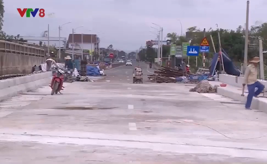 Đẩy nhanh tiến độ sửa chữa hư hỏng trên tuyến Quốc lộ 1 qua Bình Định