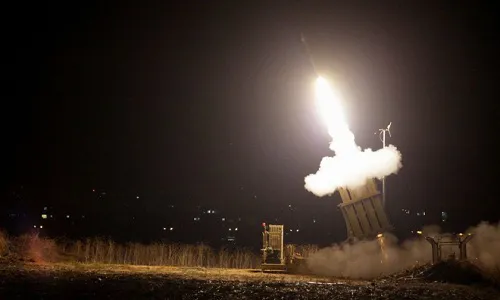 Israel không kích đáp trả Hamas sau vụ bắn rocket