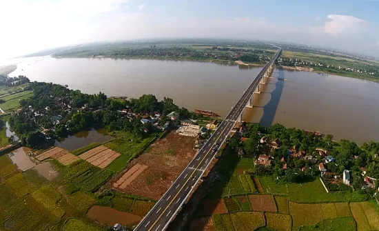 Khai trương đường bay ngắm cảnh sông Hồng