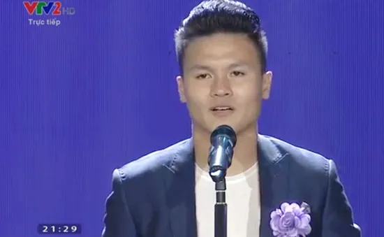 Cúp Chiến thắng 2018: Tiền vệ Quang Hải giành giải thưởng Nam VĐV của năm
