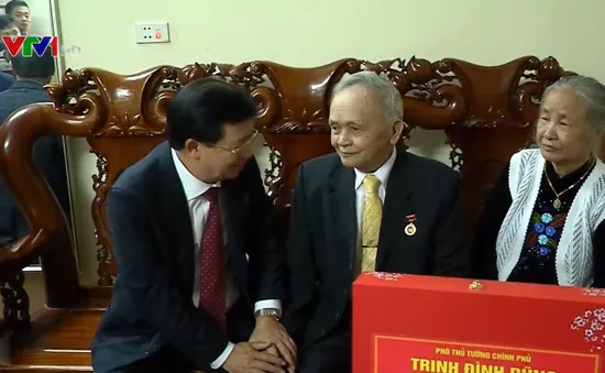 Phó Thủ tướng Trịnh Đình Dũng thăm, chúc Tết tại Vĩnh Phúc