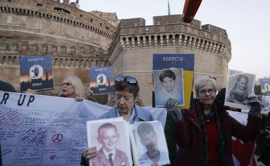 Vatican mở hội nghị lịch sử giải quyết bê bối giáo sĩ lạm dụng tình dục