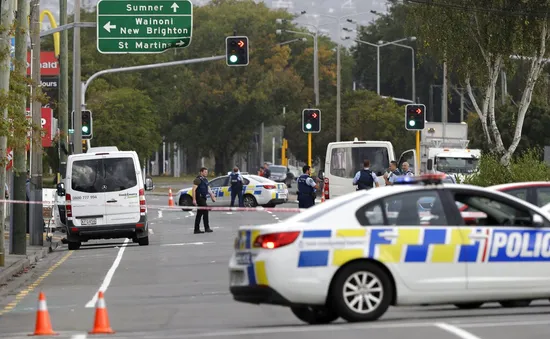 Xả súng tại nhà thờ Hồi giáo ở New Zealand: Thủ tướng Jacinda Ardern xác nhận 40 người đã thiệt mạng