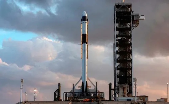 Tàu vũ trụ kết hợp giữa SpaceX và NASA lần đầu tiên được phóng vào không gian