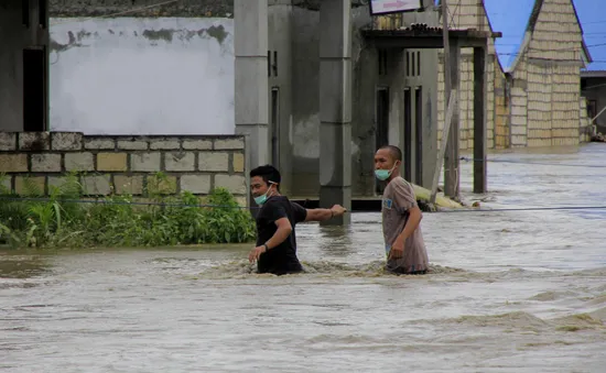 Gia tăng nạn nhân lũ lụt và lở đất tại Indonesia