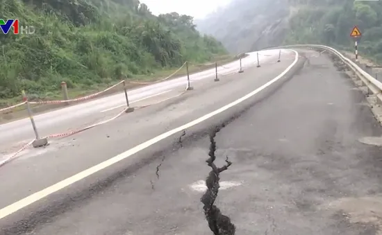 Cao tốc Nội Bài - Lào Cai lún, nứt nghiêm trọng