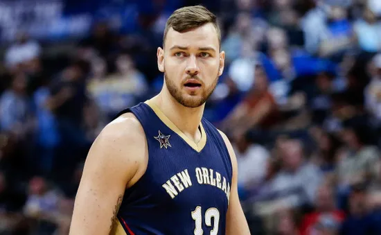 San Antonio Spurs ký hợp đồng với Donatas Motiejunas