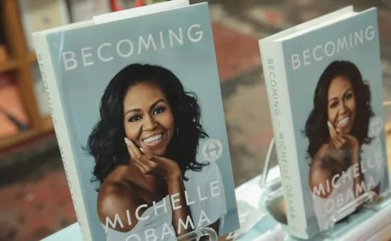 Hồi ký "Becoming" của Michelle Obama bán đươc 10 triệu bản trong vòng 5 tháng