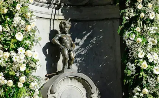 Bức tượng Manneken Pis lãng phí nước sạch trong 400 năm