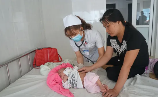 Nhiều trẻ mắc bệnh sởi bị biến chứng do chưa được tiêm ngừa