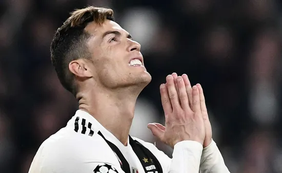 Chưa đủ 36 tuổi, Ronaldo đừng mơ rời Juventus