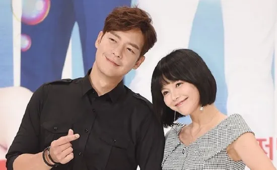 Lee Young Ah và Kang Eun Tak chia tay sau 4 tháng công khai