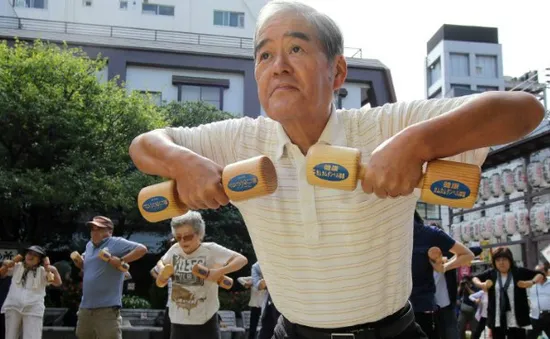 Khám bệnh định kỳ giúp người Nhật Bản sống thọ