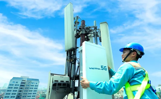 Viettel phát sóng trạm 5G đầu tiên của Việt Nam