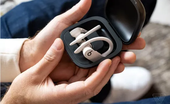 Apple trình làng tai nghe Powerbeats Pro cho người yêu thể thao