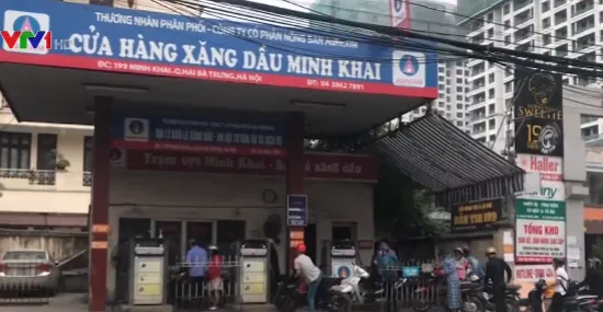 Phát hiện nhân viên cây xăng thay phiên nhau "móc túi" khách hàng tại Hà Nội