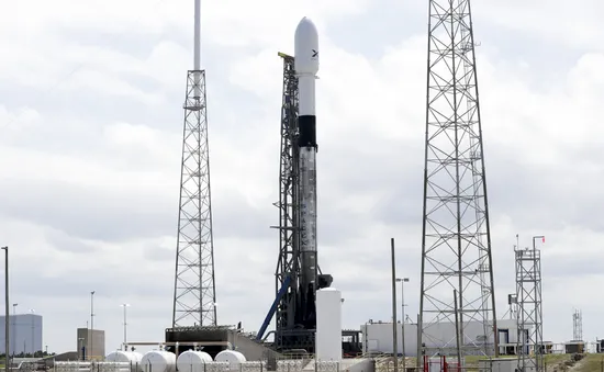 SpaceX phóng vệ tinh đầu tiên trong dự án cung cấp Internet từ vũ trụ