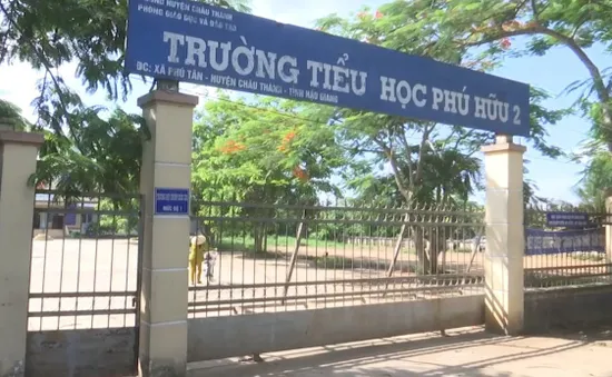 Phụ huynh tố thầy giáo trù dập học sinh ở Hậu Giang