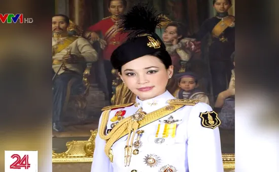 Hoàng gia Thái Lan công bố những bức ảnh chính thức về hoàng hậu