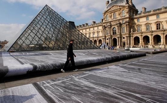 Nhân viên đình công vì kiệt sức, bảo tàng Louvre đóng cửa