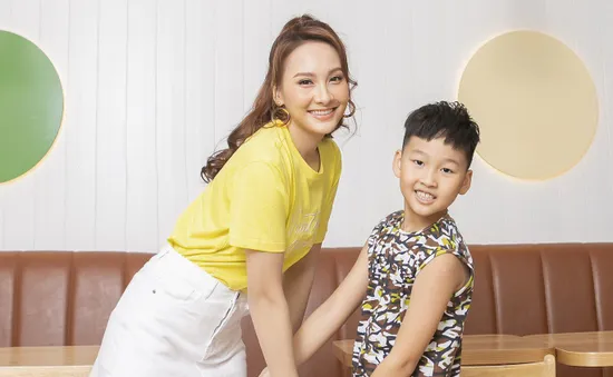 Bảo Thanh lần đầu rủ con trai làm người mẫu