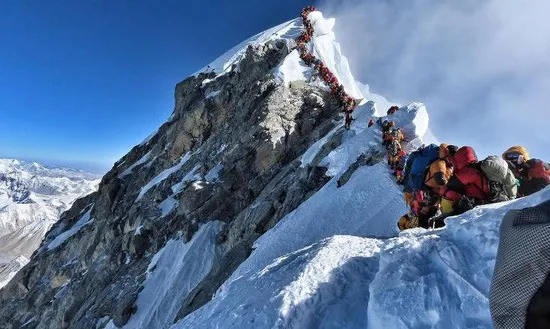 Số người thiệt mạng khi leo Everest tăng lên 11 người