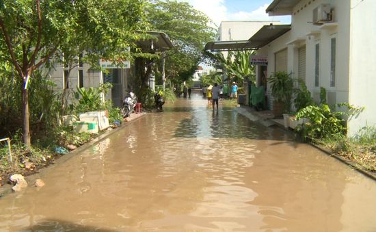 Cần Thơ: Khu dân cư chìm trong biển nước